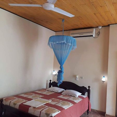 Guesthouse Sunshine Алутґама Екстер'єр фото